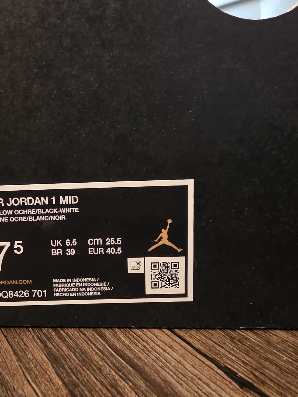 Nike Air Jordan 1 High Yellow Ochre Black White - Picture 2 of 7